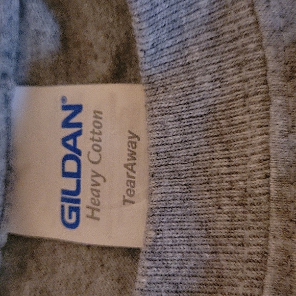 Gildan Shirt - Picture 2 of 3